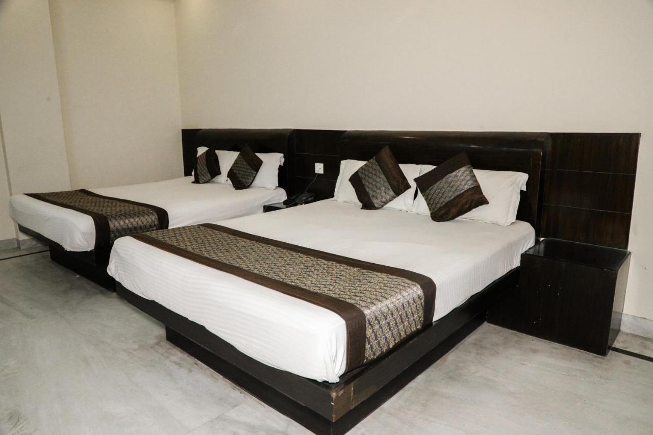 Hotel Centra Inn Нью-Дели Экстерьер фото